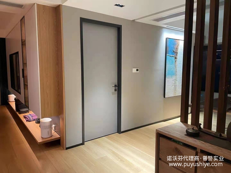 諾沃芬室內(nèi)門